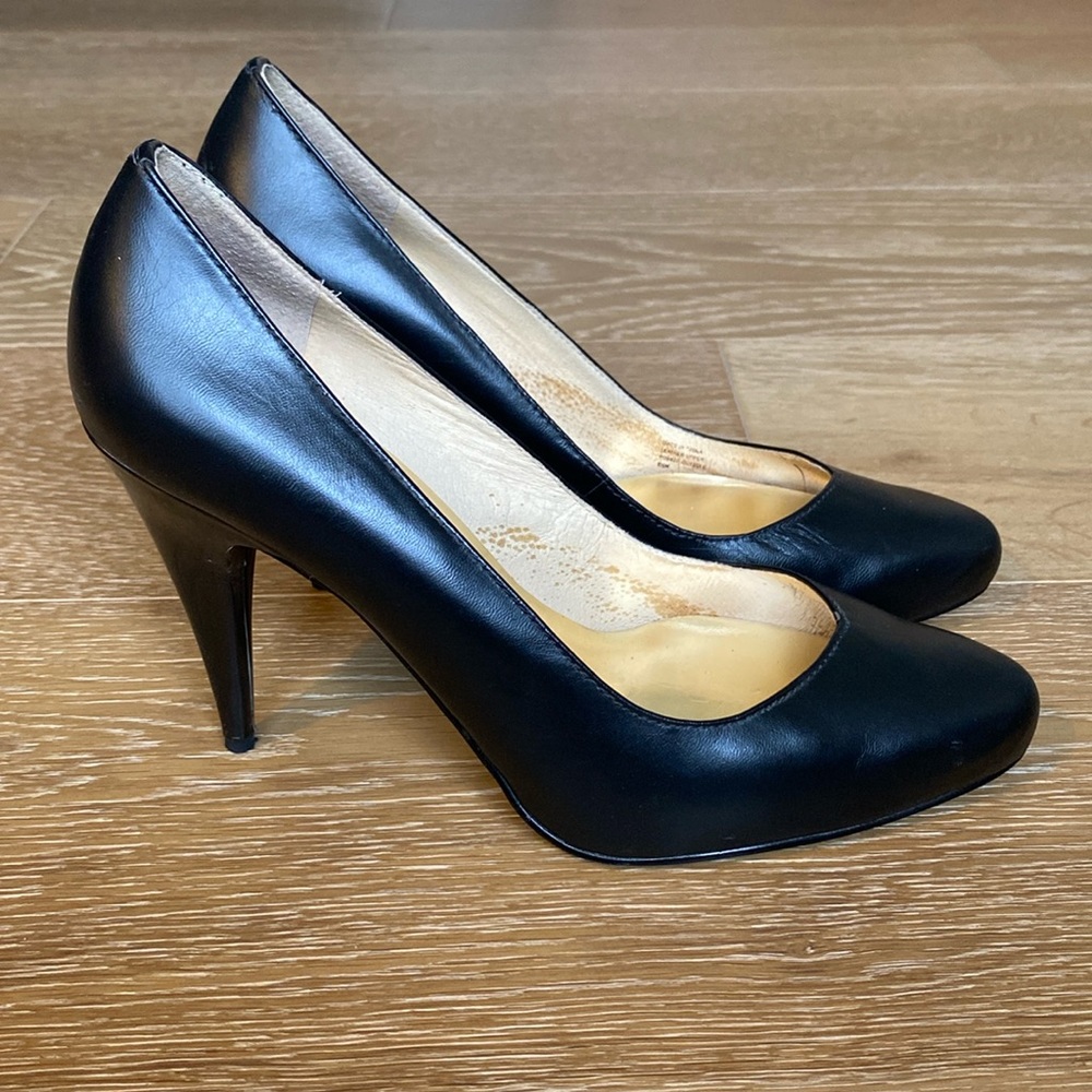 Michael Kors Black Leather pumps Size 8.5